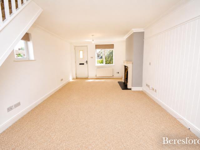 2 bedroom end of terrace house to rent