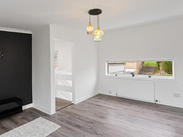 2 bedroom end of terrace house to rent