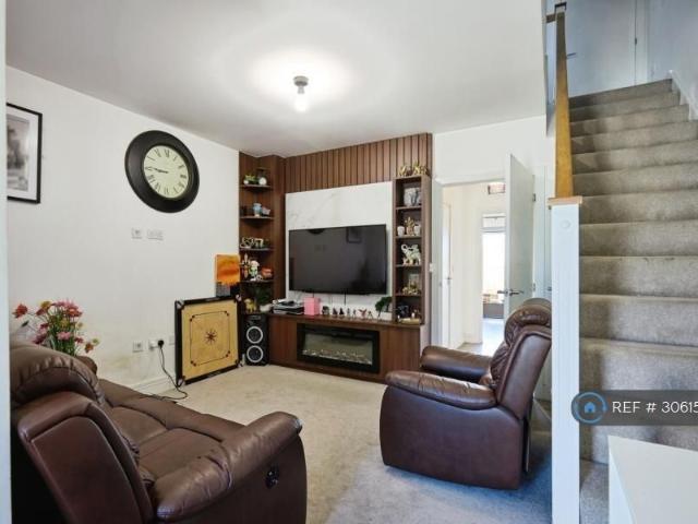 2 bedroom end of terrace house to rent