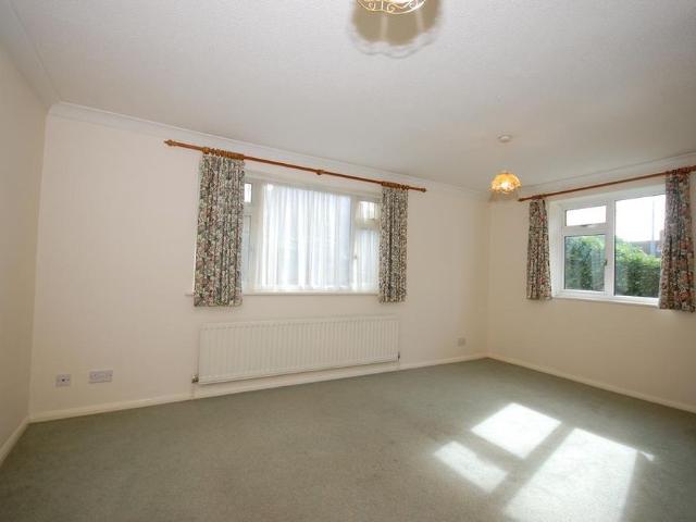 2 bedroom end of terrace house to rent