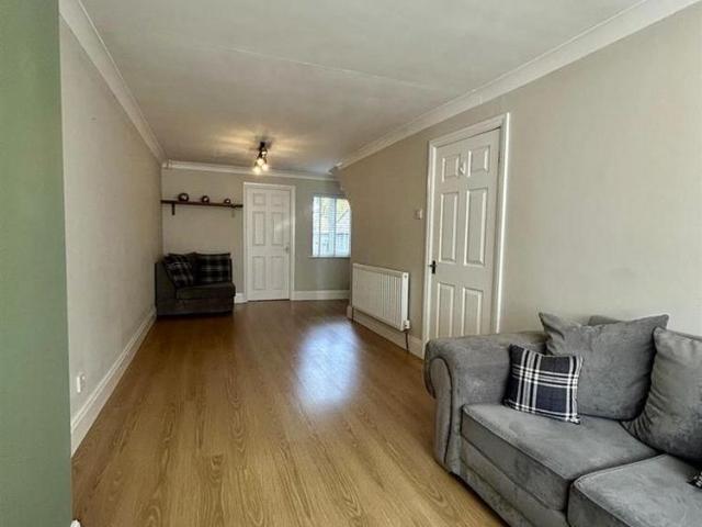 2 bedroom end of terrace house to rent