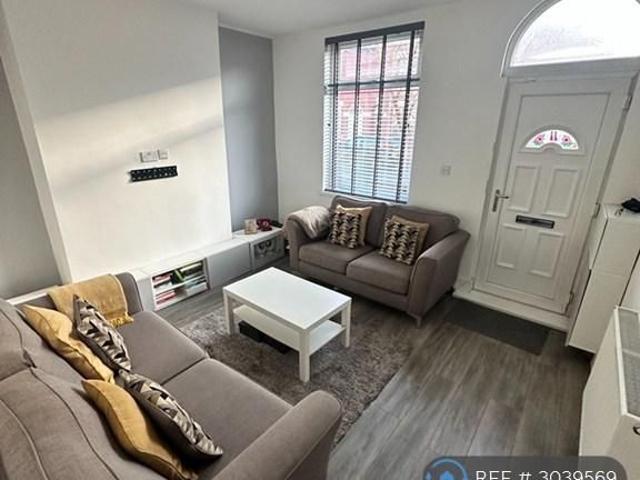 2 bedroom end of terrace house to rent