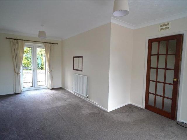2 bedroom end of terrace house to rent