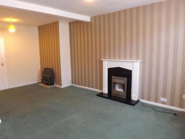 2 bedroom end of terrace house to rent