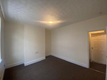 2 bedroom end of terrace house to rent