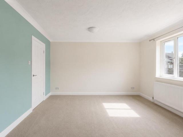 2 bedroom end of terrace house to rent