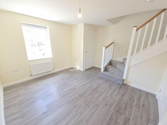 2 bedroom end of terrace house to rent