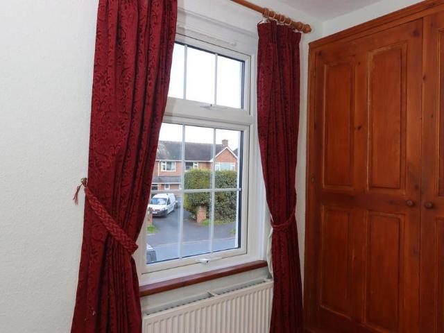 2 bedroom end of terrace house to rent