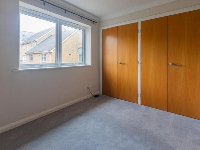 2 bedroom end of terrace house to rent