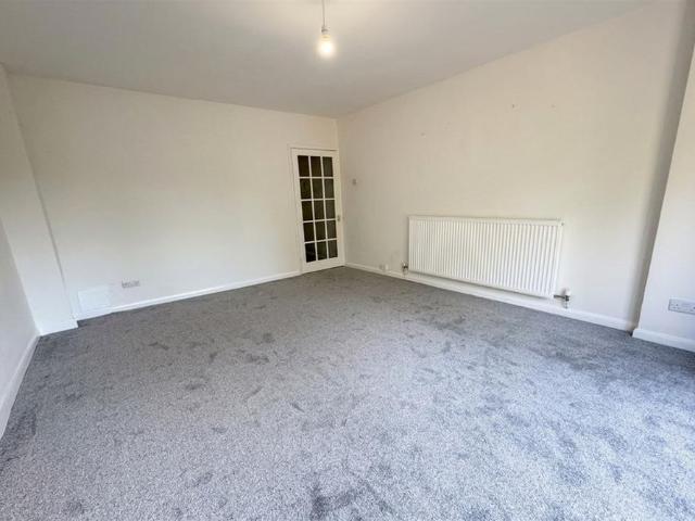 2 bedroom end of terrace house to rent