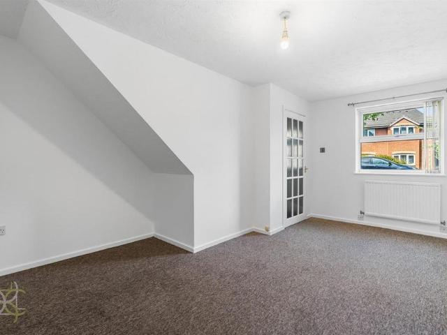 2 bedroom end of terrace house to rent