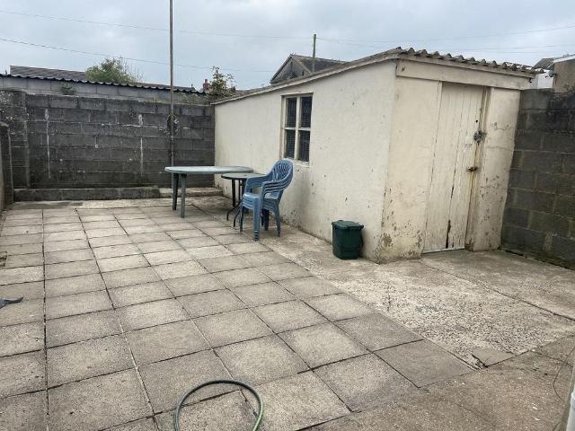 2 bedroom end of terrace house to rent