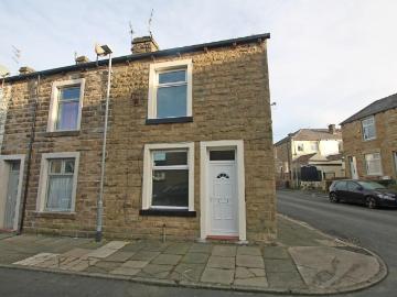 2 bedroom end of terrace house to rent