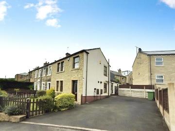 2 bedroom end of terrace house to rent