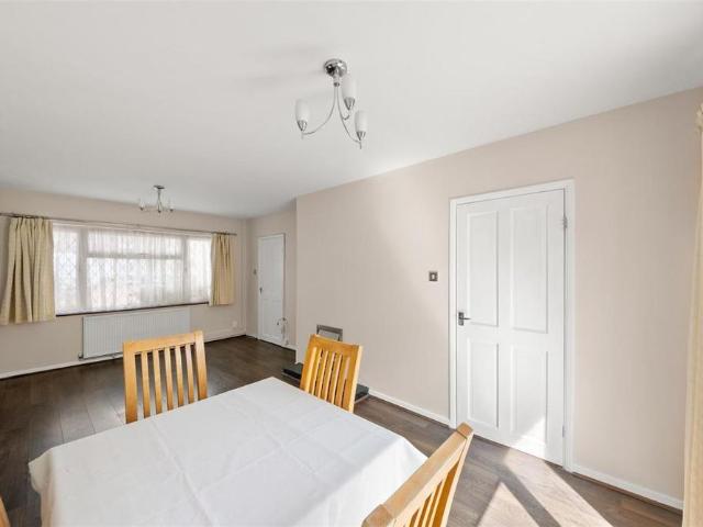 2 bedroom end of terrace house to rent
