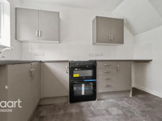 2 bedroom end of terrace house to rent