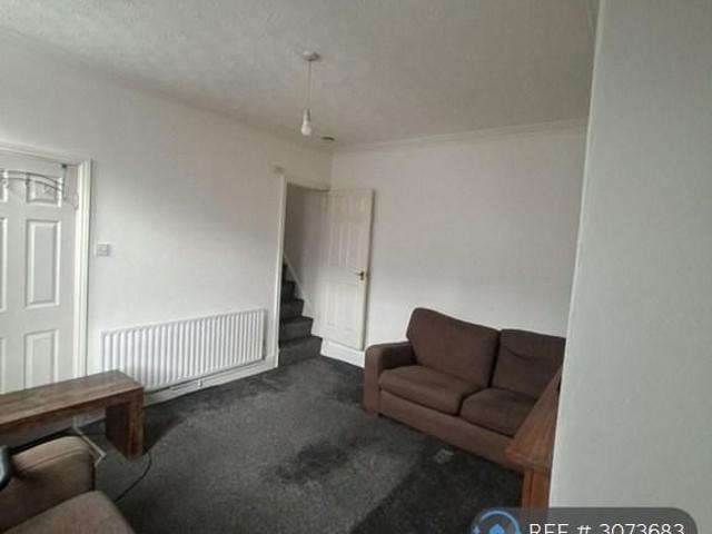 2 bedroom end of terrace house to rent