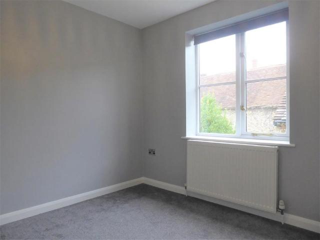 2 bedroom end of terrace house to rent