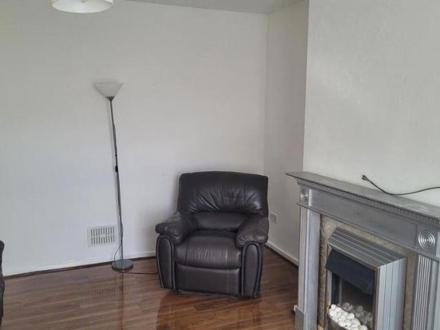 2 bedroom end of terrace house to rent