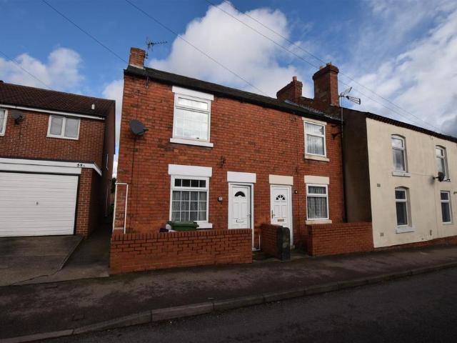 2 bedroom end of terrace house to rent