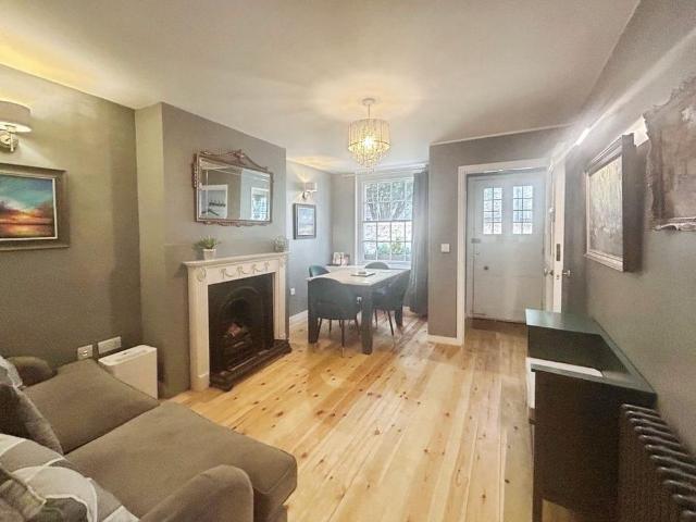 2 bedroom end of terrace house to rent
