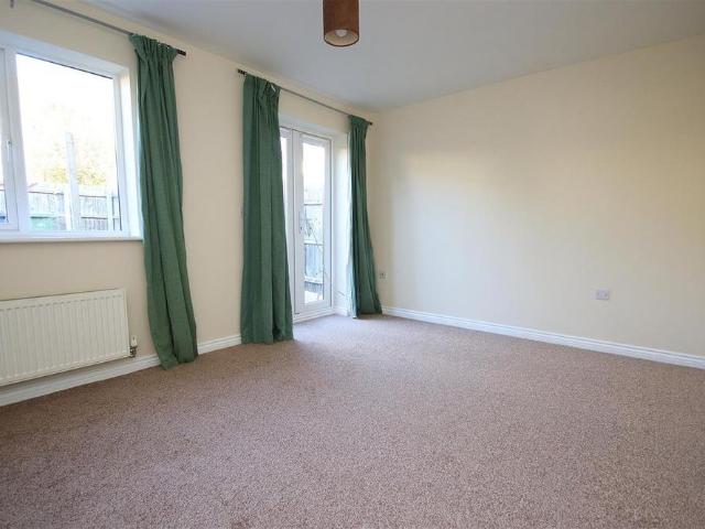 2 bedroom end of terrace house to rent