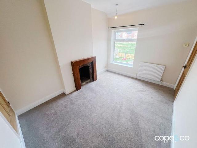 2 bedroom end of terrace house to rent