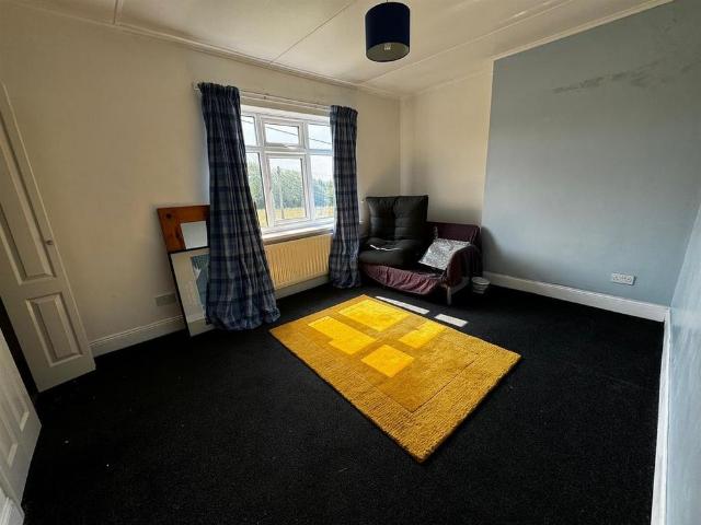 2 bedroom end of terrace house to rent
