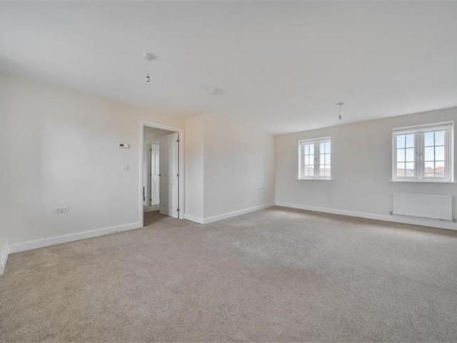 2 bedroom end of terrace house to rent