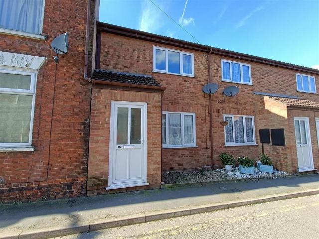 2 bedroom end of terrace house to rent