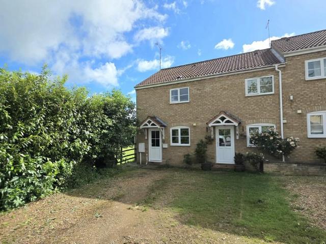 2 bedroom end of terrace house to rent