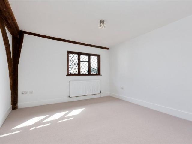 2 bedroom end of terrace house to rent