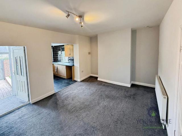 2 bedroom end of terrace house to rent