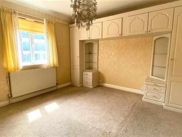 2 bedroom end of terrace house to rent