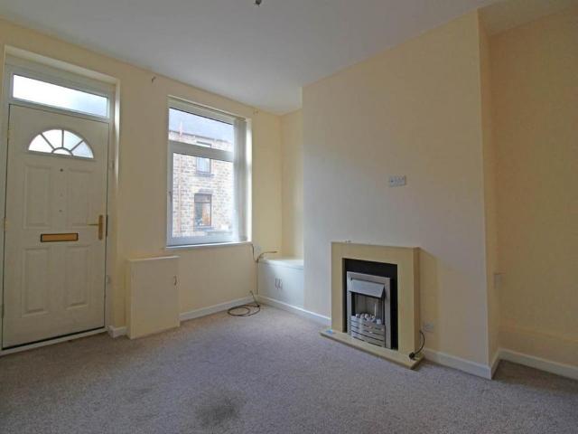 2 bedroom end of terrace house to rent