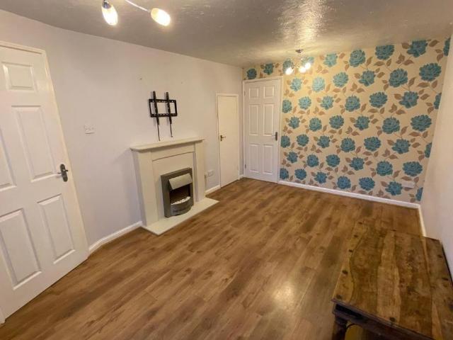 2 bedroom end of terrace house to rent