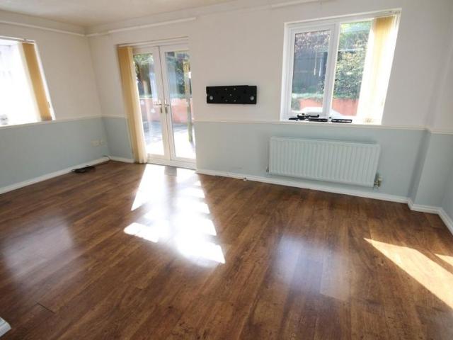 2 bedroom end of terrace house to rent