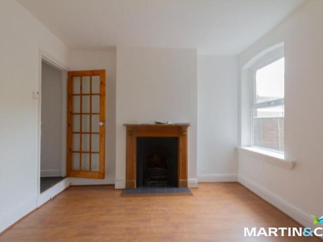 2 bedroom end of terrace house to rent