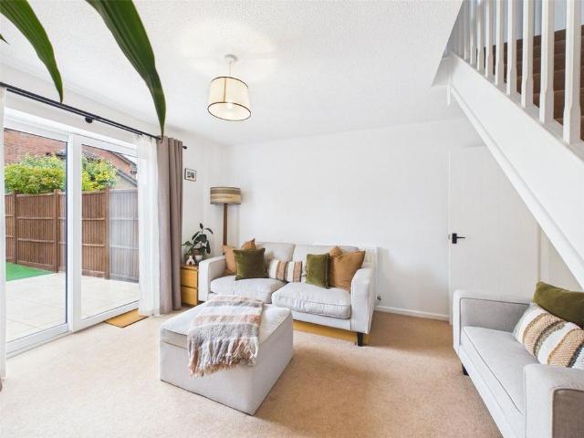 2 bedroom end of terrace house to rent