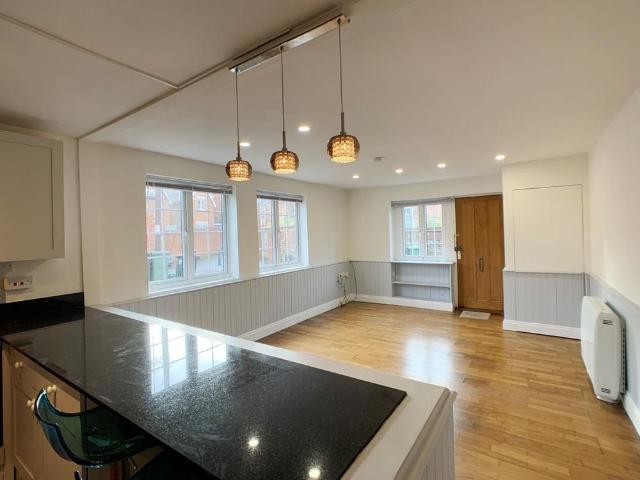 2 bedroom end of terrace house to rent
