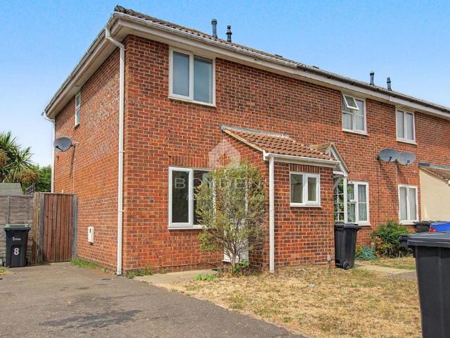 2 bedroom end of terrace house to rent