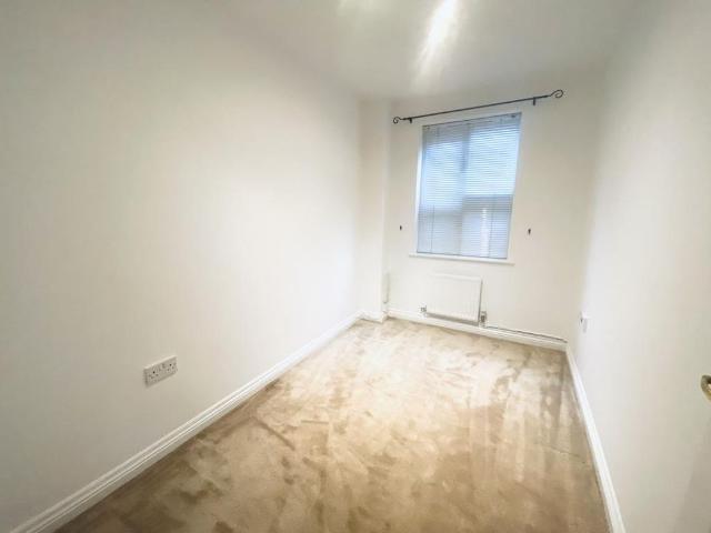 2 bedroom end of terrace house to rent