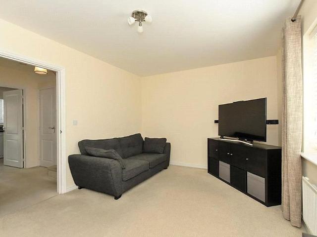 2 bedroom end of terrace house to rent