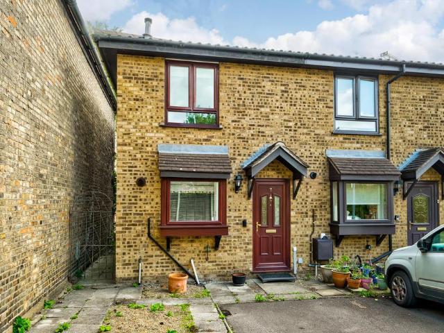 2 bedroom end of terrace house to rent