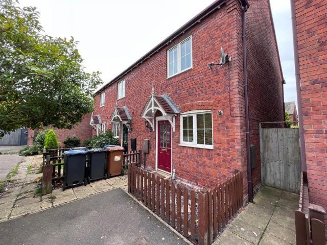 2 bedroom end of terrace house to rent