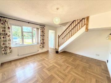 2 bedroom end of terrace house to rent