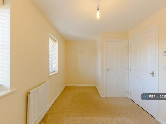 2 bedroom end of terrace house to rent