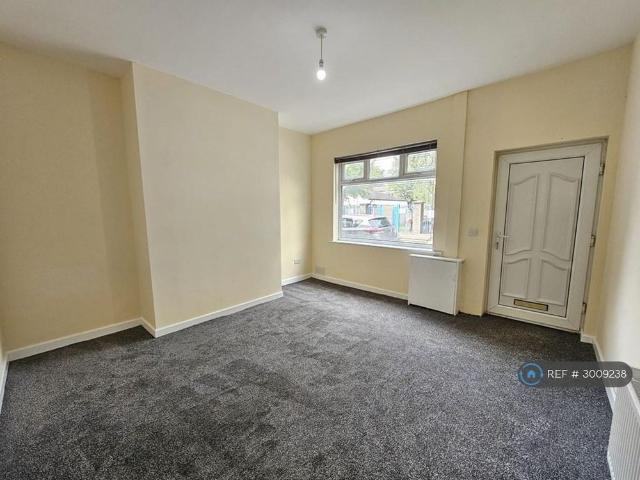 2 bedroom end of terrace house to rent