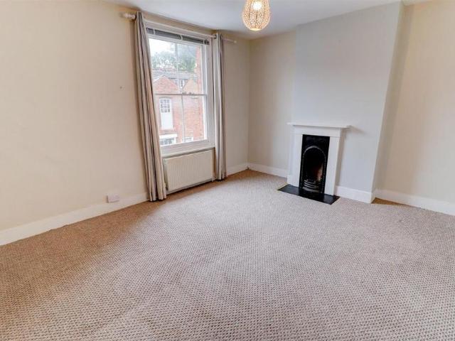 2 bedroom end of terrace house to rent
