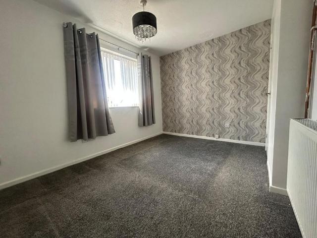 2 bedroom end of terrace house to rent